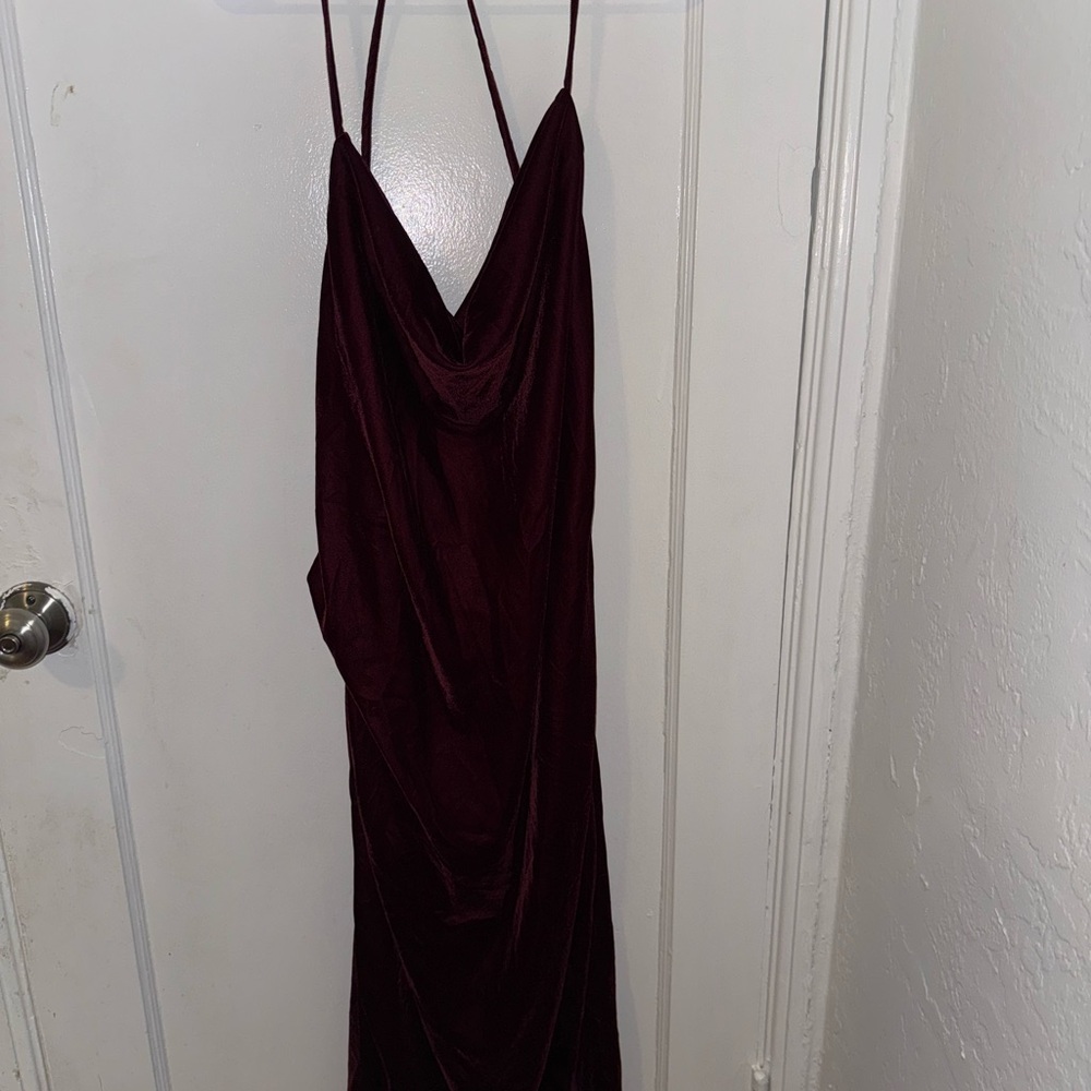 Elegant Burgundy Spaghetti Strap Dress